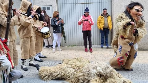 La Mascarada Ibrica llen las calles de Viana do Bolo