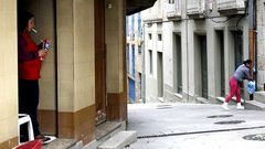 Cada vez quedan menos locales en el barrio de A Ferrer�a, que ahora se est� rehabilitando y recuperando.