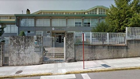 Fachada principal do instituto Lama das Quendas de Chantada