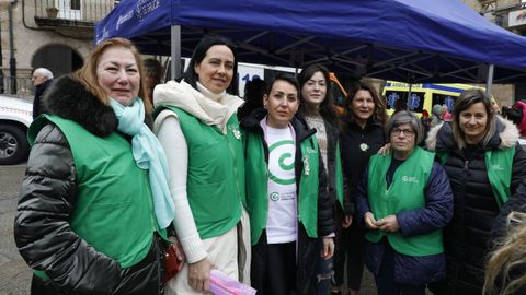 Membros da organizaci�n ti�an todo preparado na praza
