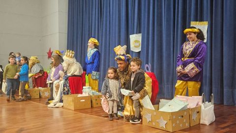 La visita de los Reyes Magos a Sober termin en el centro sociocultural