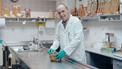 Fernando Serrulla, mdico forense de la Unidad de Antropologa Forense del Instituto de Medicina Legal en Galicia, en el Hospital de Vern