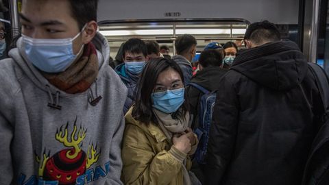 Pasajeros en el metro 