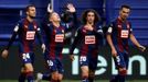 Pablo de Blasis, con el dorsal 16, celebrando un gol en su etapa en el Eibar