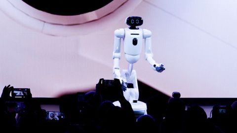 El uso de robots para las tareas diarias es una de las tendencias imparables en las que recomiendan invertir los expertos.