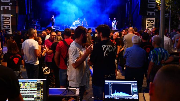 Un aspecto de una edici�n anterior del Carude Rock, celebrada en el barrio hom�nimo