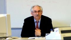 <span lang= gl >Jos� Mart�nez de Sousa nunha imaxe de arquivo</span>