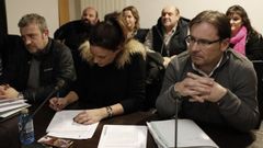 En primer t�rmino, los concejales Jose D�az, Carmela L�pez y Ramiro Fern�ndez durante un pleno en Burela