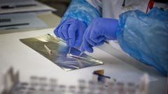 Imagen de archivo de un laboratorio en el que realizan pruebas de ADN.