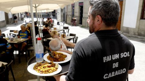 Un camarero de la zona vieja de Santiago deja bastante claro cmo estuvo el da este martes de agosto