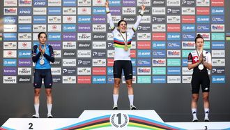 Alejandra Neira celebra el Oro en el Campeonato del Mundo de fondo j&uacute;nior en Montreal