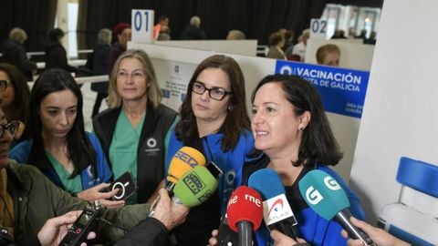 Nueva campaña de vacunación contra el covid-19 y la gripe en Expocoruña. En la imagen, de izquierda a derecha, Cristina Gómez Lendoiro, Estrella Martínez, Cristina Varga y Silvia Vázquez, responsables de los equipos de enfermeria.
