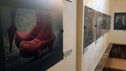 Una imagen de los Sidros y Comedies de Valdesoto, en la muestra Mazcaraes, de Iv�n G. Fern�ndez