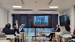 Amais do fallo do premio, o acto versou sobre as Letras Galegas. Na imaxe, o historiador e membro da Real Academia Galega Clodio Gonz�lez, na s�a intervenci�n