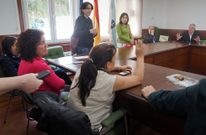 El jefe territorial de Educaci�n y el alcalde hablaron con las familias que est�n en el Concello. 
