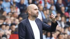 El entrenador del Celta, Claudio Gir�ldez, durante el partido ante el Betis en Bala�dos.