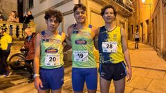 V�ctor Ramos Sambade (en el centro) se impuso en la l�nea de meta a Fernando Otero y Pablo Monteagudo.