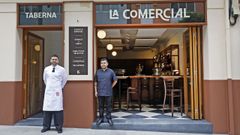Personal de La Comercial, nuevo bar y restaurante en Emilia Pardo Baz�n