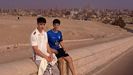 Pablo Lai�o, a la derecha, y su socio Paulo Sim�n, este jueves en Egipto.