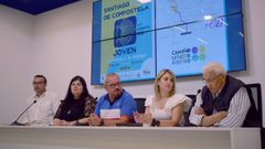 David Gonz�lez, Patricia Torres, C�sar Fern�ndez, Noelia Rodr�guez y Avelino de Francisco en la presentaci�n de las actividades