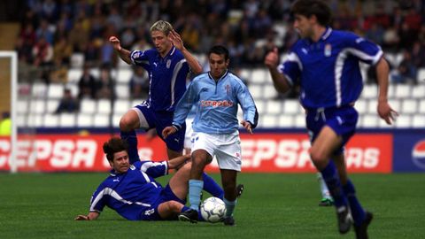 Gustavo L�pez, en un partido entre Celta y Oviedo en el 2001.