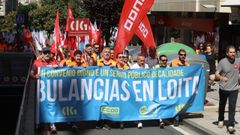 Trabajadores y sindicatos del sector manifest�ndose de esta ma�ana en Compostela