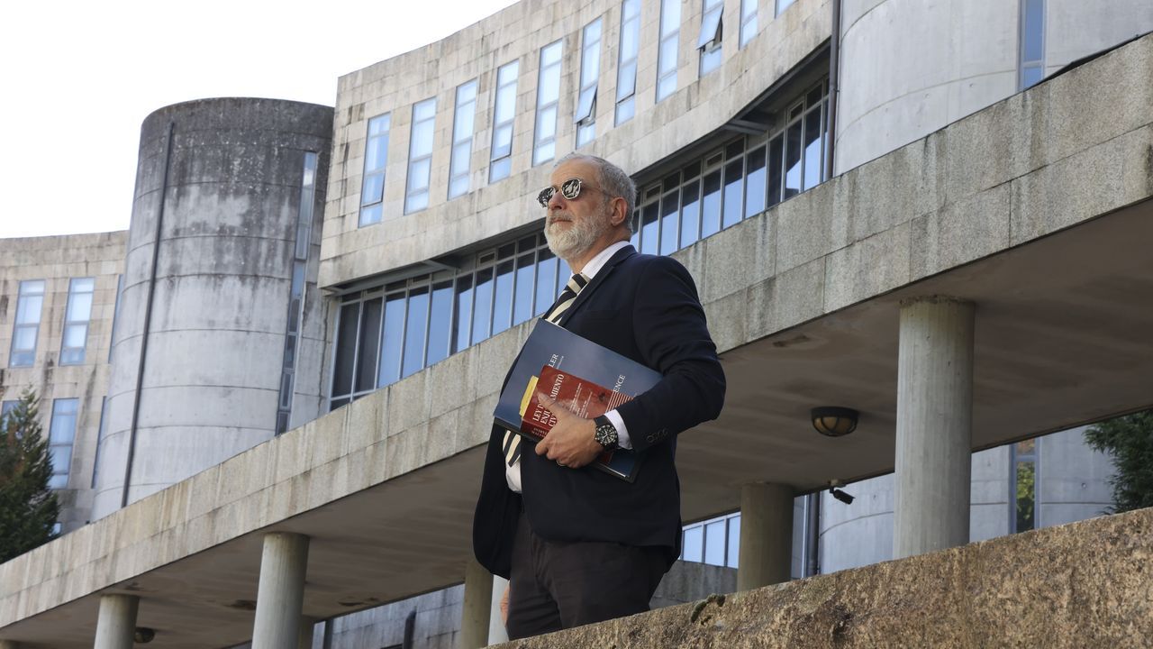 Mario Ziegler, decano del colegio de Detectives Privados de Galicia: «Nuestros informes ofrecen a los jueces un elemento de valoración objetivo»