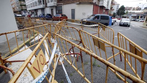 La esquina de las calles Pascual Veiga y Eduardo Pondal lleva  meses en esta situaci�n