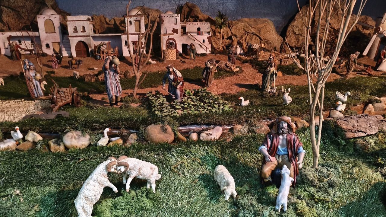 Las 300 figuras del Belén de O Tilo ya deslumbran desde Ares