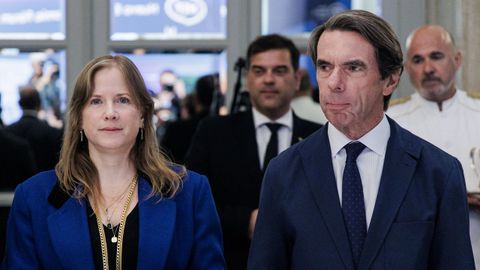 Aznar, en la ma�ana de este jueves junto a la encargada de negocios de Israel en Espa�a, Dana Erlich.