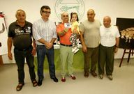 El ganador del sorteo fue Alfonso Viana Mejuto, en el centro de la foto. 