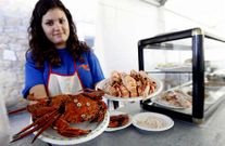 La cita incluye una gran diversidad de mariscos.