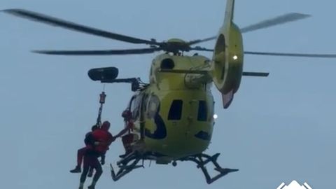Rescate de ba�istas en Ribadedeva