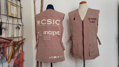 Prendas de trabajo dise�adas por los dise�adores vigueses de La Canalla para el Instituto de Investigaciones Marinas, perteneciente al CSIC.
