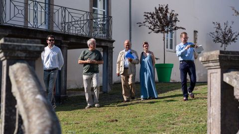 Visita del grupo de expertos, junto al concejal Manolo Varela (segundo por la izquierda), a San Sadurnio