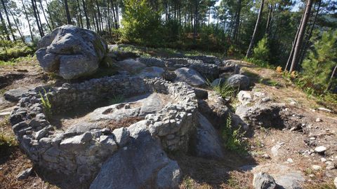 El Castro Alto dos Cubos, en el Monte Aloia, Tui.