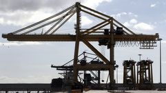 Gr�as para la descarga de portacontenedores en Caneli�as