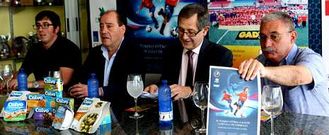 Marcos Trigo, Luciano Calvo, Evencio Ferrero y Jos� Ram�n Pichel, en la presentaci�n.