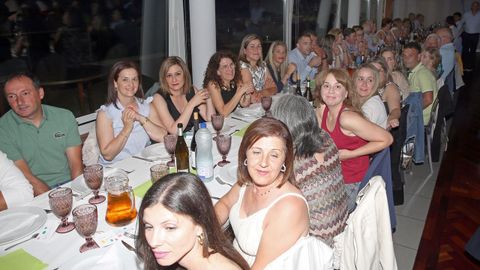 CENA BENEFICA ASOCIACION CONTRA EL CANCER DE PORTO DO SON EN EL CLUB NAUTICO DE PORTOSIN