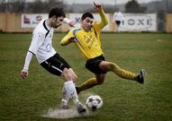 El Lamela plant� cara al l�der, el Noia, pero acab� goleado.