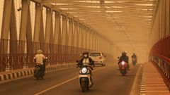 Ambiente cargado de humo en Indonesia por la ola de incendios.