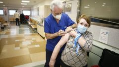 Contin�a la vacunaci�n contra el covid en el hospital mari�ano