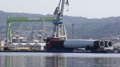 Monopilotes listos para partir a su destino, fabricados en Navantia Fene para el parque escoc�s de Moray West