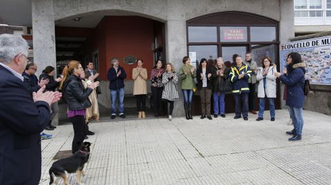 Concentraci�n delante del concello de Mux�a con Motivo del D�a Internacional de la Mujer. 