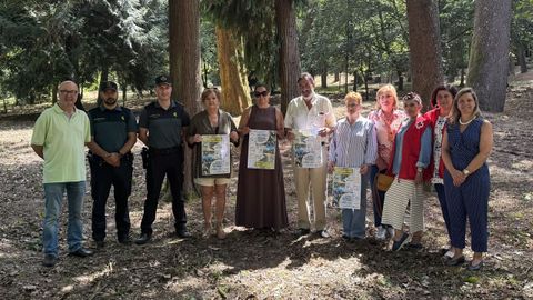 Los participantes de la presentacin de las jornadas en el parque municipal de O Carballio