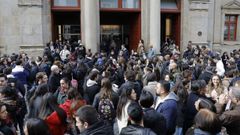 Entrada a los exmenes mir en la Facultad de Medicina de la USC en el mes de enero