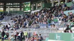 Aficionados racinguistas en el partido entre el Racing y el Osasuna B