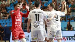 Los jugadores de O Parrulo celebrando un tanto frente al�Quesos El Hidalgo Manzanares