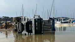 El veh�culo cay� en seco pero la marea empezaba a subir