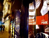 <span lang= es-es >M�s de un mes</span>. El Concello no pone tanto empe�o en retirar los restos de pasquines de la pasada campa�a electoral.